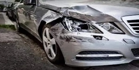 Who is at Fault in a Michigan Sideswipe Accident?